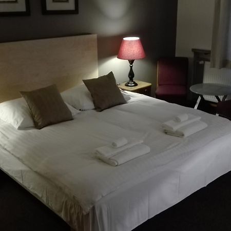 Villa Le Matin Konstancin-Jeziorna Exteriör bild